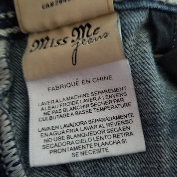 Miss Me 28 Distressed Capris Embroidered Blue Capri Jeans - Picture 10 of 15